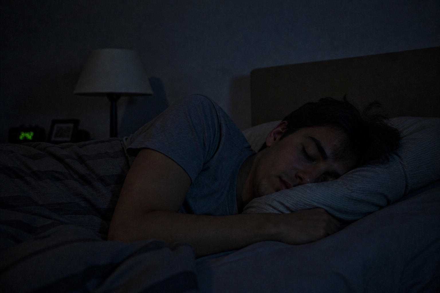 Nemůžete si pamatovat sny? Podle neurovědce vás tím mozek možná varuje